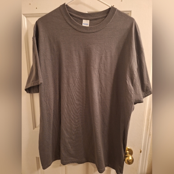 GILDAN Blank T Shirt short sleeve XL - Picture 1 of 2